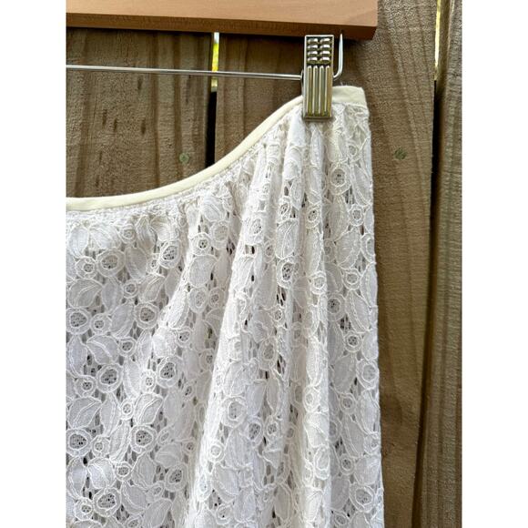 Sunday Honey Original Crochet Skirt - Picture 3 of 8